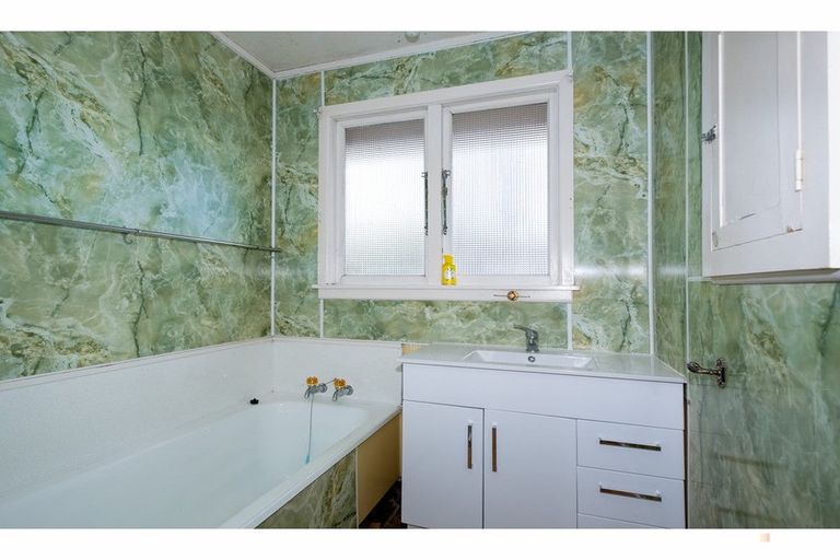 Photo of property in 7 Mckenzie Street, Geraldine, 7930