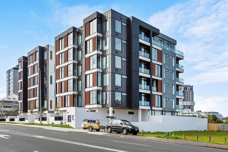 Photo of property in Frank Sargeson Apts, 306/80 Anzac Street, Takapuna, Auckland, 0622