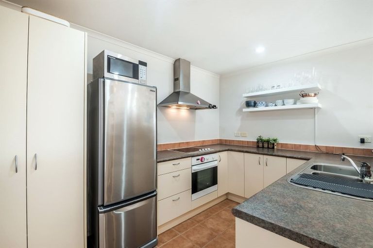 Photo of property in 63 Nimstedt Avenue, Oteha, Auckland, 0632