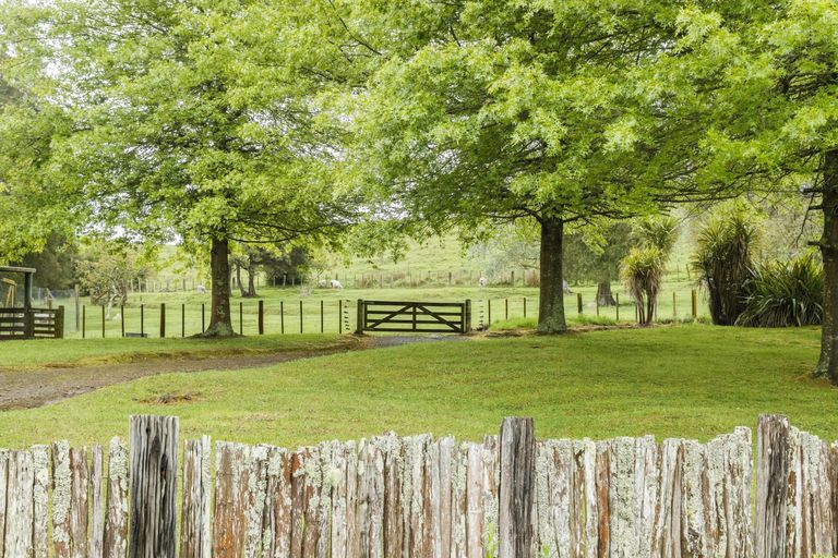 Photo of property in 169 Moonshine Valley Road, Aokautere, Palmerston North, 4471