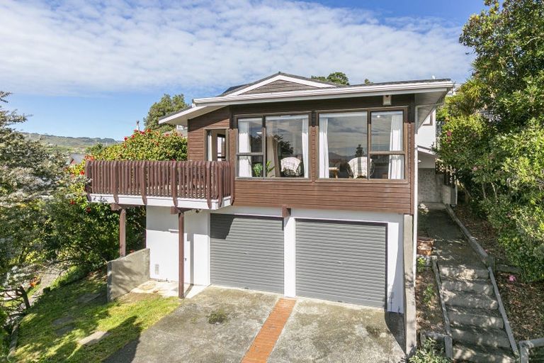 Photo of property in 7 Saint Aidans Way, Tawa, Wellington, 5028