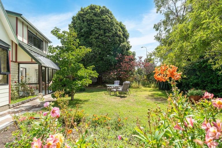 Photo of property in 2 Lavinia Grove, Waikanae Beach, Waikanae, 5036