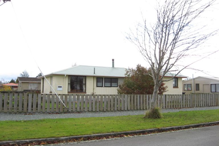 Photo of property in 42 Dryden Street, Milton, 9220