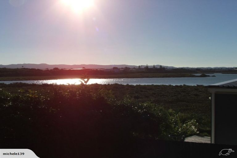 Photo of property in 2/40 Saxon Street, Waterview, Auckland, 1026