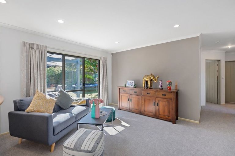 Photo of property in 7 Quadrant Heights, Paraparaumu, 5032