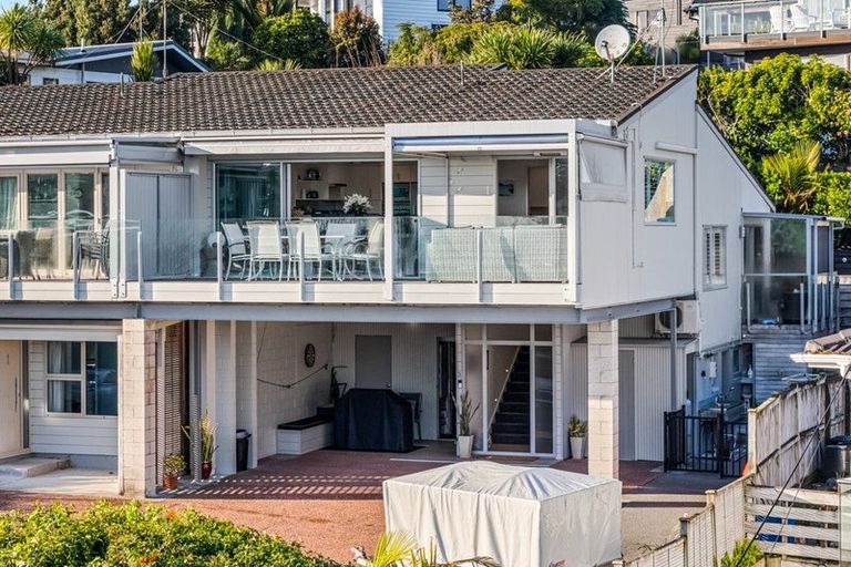 Photo of property in 2/12 Browns Road, Rothesay Bay, Auckland, 0630