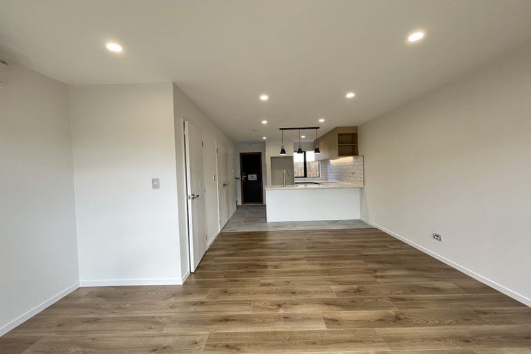 Photo of property in 4/31 Reid Road, New Lynn, Auckland, 0600