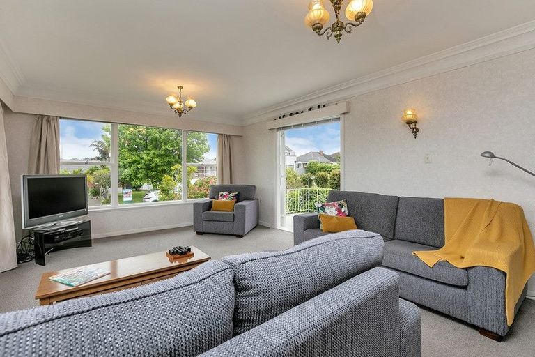 Photo of property in 14 Dudding Avenue, Northcote, Auckland, 0627