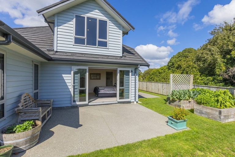 Photo of property in 13 Morepork Drive, Waikanae, 5036