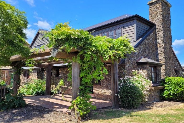 Photo of property in 8 Point Road, Monaco, Nelson, 7011