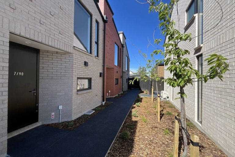 Photo of property in 8/90 Holly Road, St Albans, Christchurch, 8014