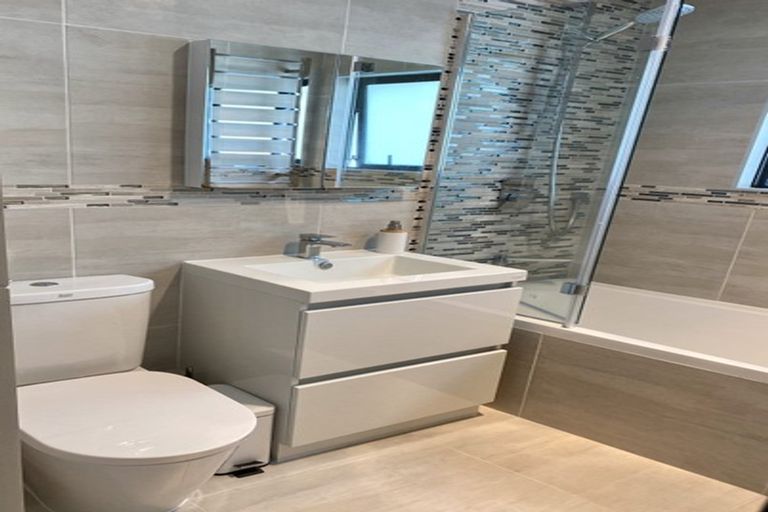 Photo of property in 1/690 Beach Road, Browns Bay, Auckland, 0630