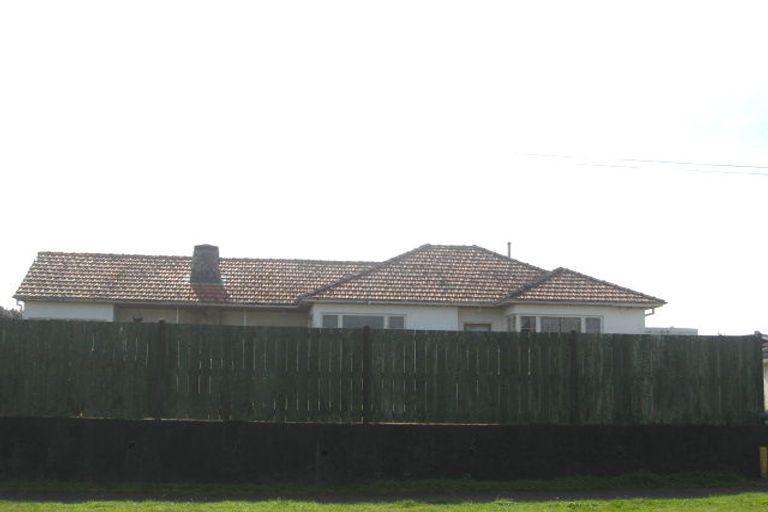 Photo of property in 10 Ihaia Street, Waitara, 4320