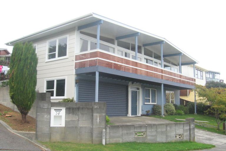 Photo of property in 14 Hibiscus Grove, Maungaraki, Lower Hutt, 5010