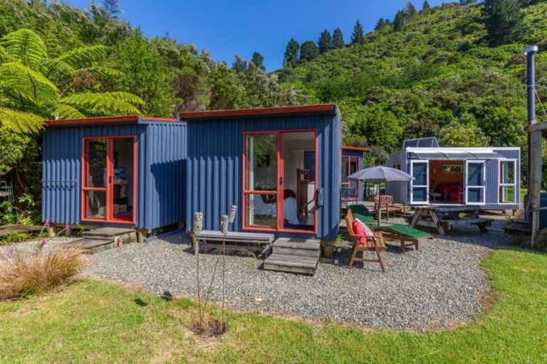 Photo of property in 5092 Kenepuru Road, Ohauparuparu Bay, Picton, 7282