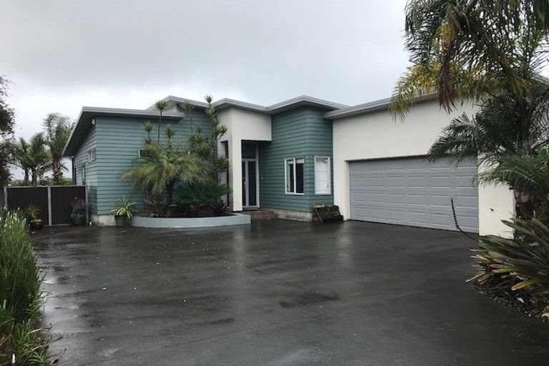 Photo of property in 48 Aurea Avenue, Pakuranga, Auckland, 2010