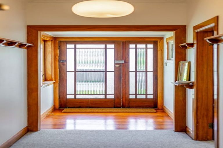 Photo of property in 13 Firth Terrace, Karori, Wellington, 6012