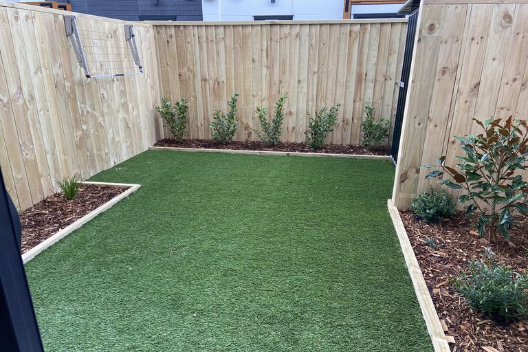 Photo of property in 6/22 Yeovil Road, Te Atatu Peninsula, Auckland, 0610