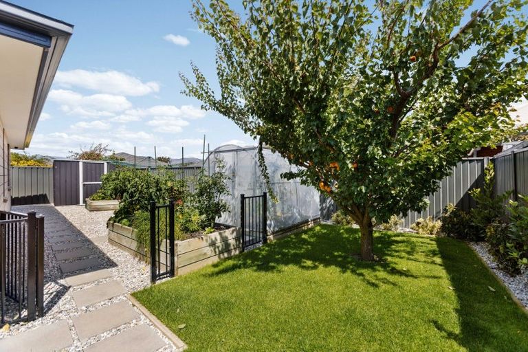 Photo of property in 18 Sunhaven Cove, Cromwell, 9310