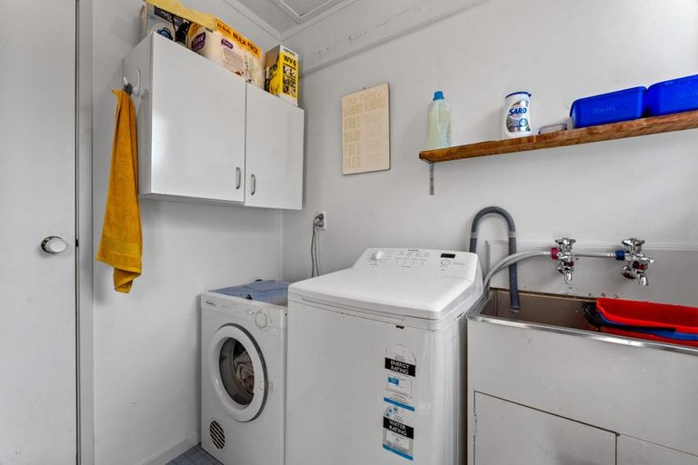 Photo of property in 20 Halberg Street, Glenfield, Auckland, 0629