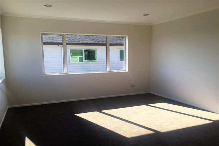 Photo of property in 104 Keri Vista Rise, Papakura, 2110