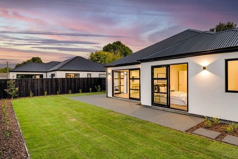 Photo of property in 26b Middlepark Road, Sockburn, Christchurch, 8042