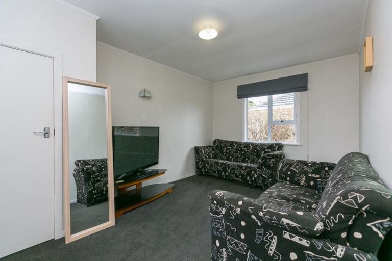 Photo of property in 12 Karaka Street, Merrilands, New Plymouth, 4312