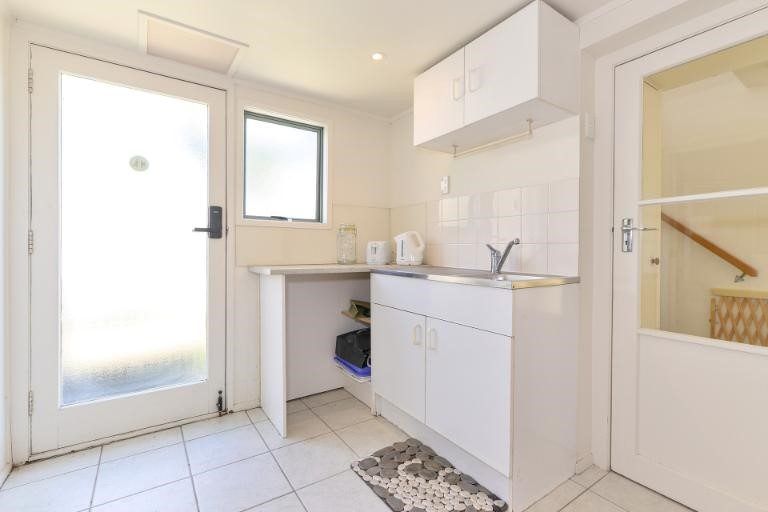 Photo of property in 18 Lavelle Road, Henderson, Auckland, 0612