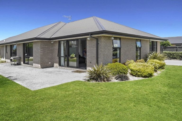 Photo of property in 9 Gosling Crescent, Halswell, Christchurch, 8025