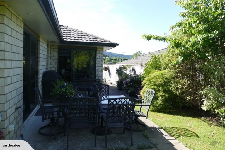 Photo of property in 8 Greenstone Grove, Brown Owl, Upper Hutt, 5018