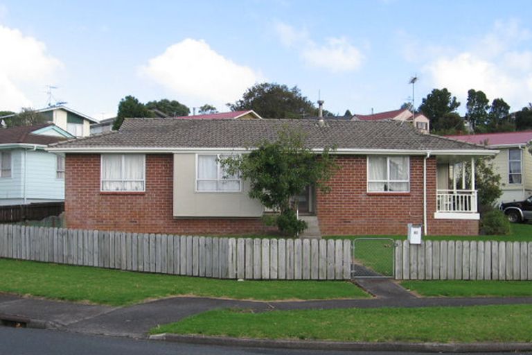 Photo of property in 20 Beauchamp Drive, Massey, Auckland, 0614