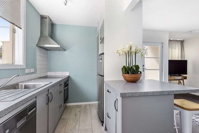 Photo of property in 9/76 Freyberg Street, Lyall Bay, Wellington, 6022