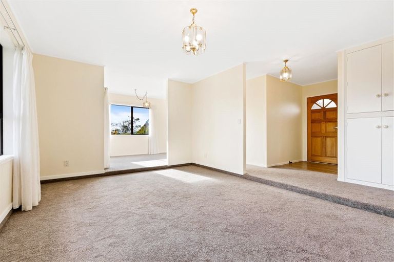 Photo of property in 2/16 Denver Avenue, Sunnyvale, Auckland, 0612