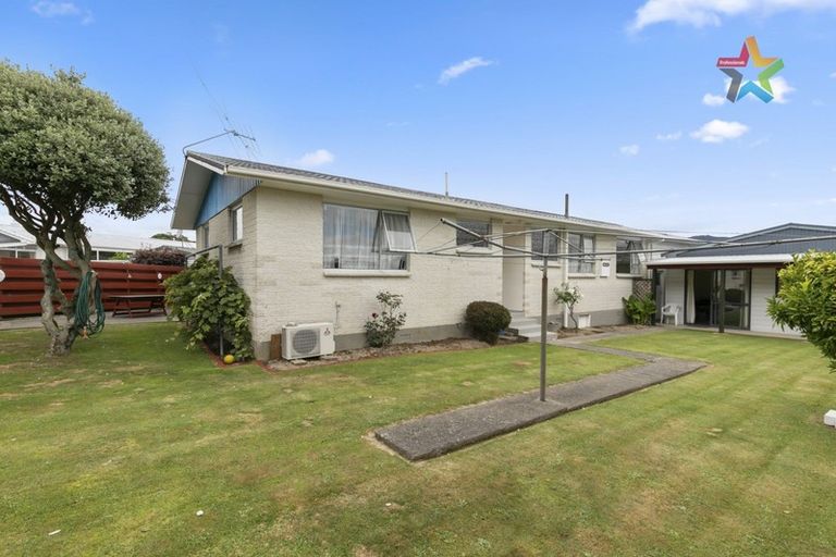 Photo of property in 23 Denver Grove, Totara Park, Upper Hutt, 5018