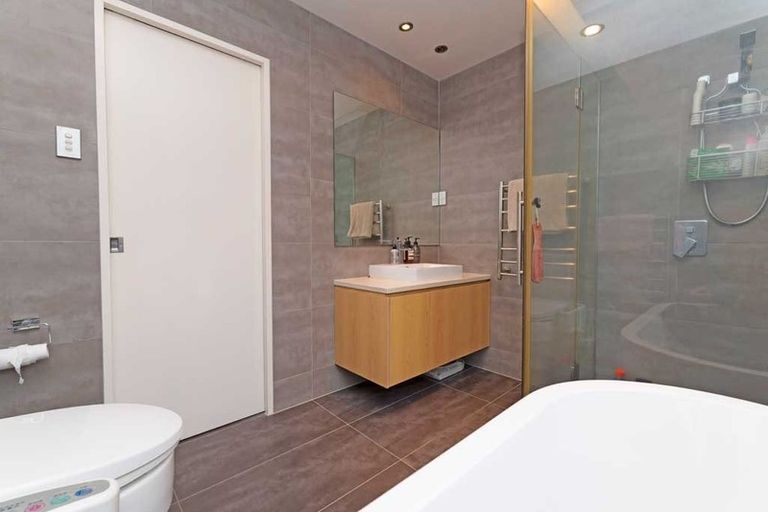 Photo of property in 8a Elcoat Avenue, Henderson, Auckland, 0612