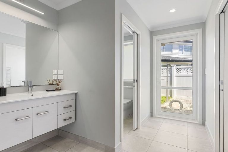 Photo of property in 13 Dida Park Drive, Kumeu, 0810