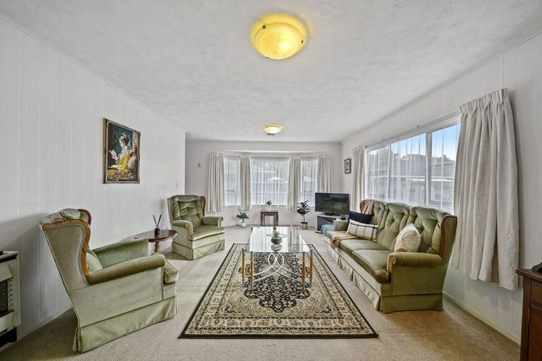 Photo of property in 98 Oxford Street, Tawa, Wellington, 5028