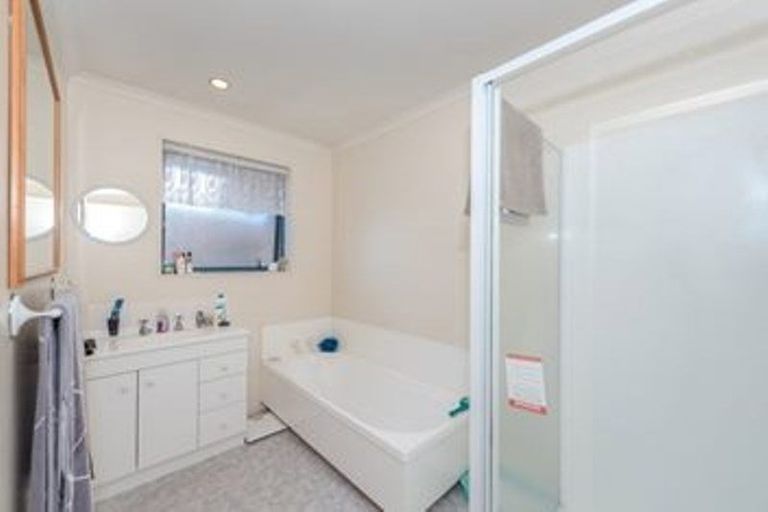 Photo of property in 1 Maahutaupeke Place, St Andrews, Hamilton, 3200