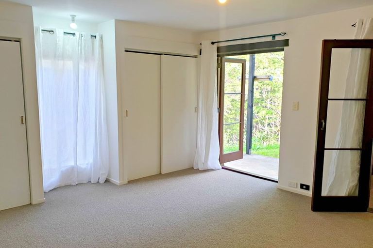 Photo of property in 91g Wade River Road, Stanmore Bay, Whangaparaoa, 0932