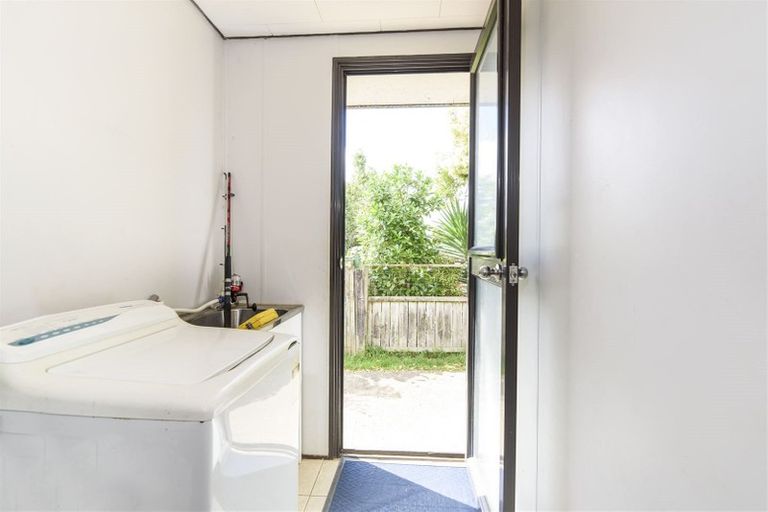 Photo of property in 1/12 Cameron Place, Ranui, Auckland, 0612