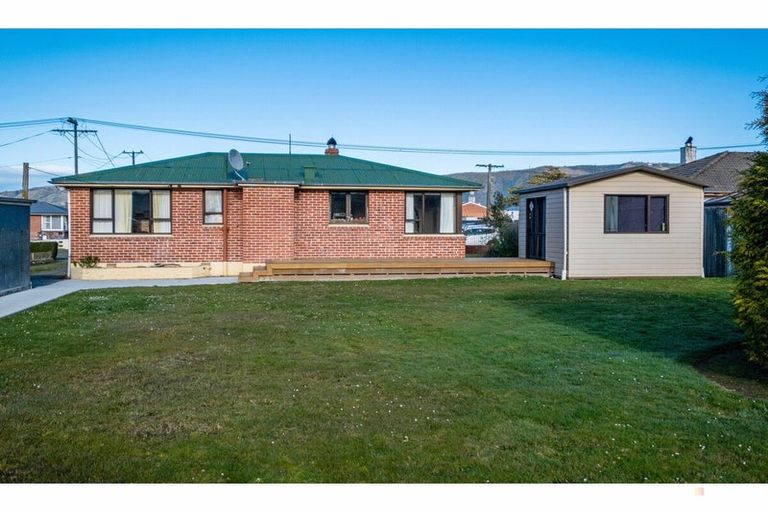 Photo of property in 11 Rugby Street, Waimate, 7924