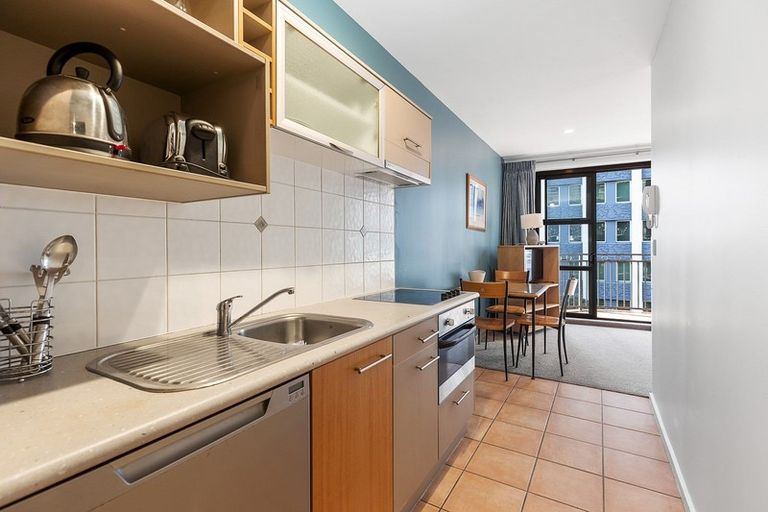 Photo of property in Atrium Towers, 5c/154 The Terrace, Wellington Central, Wellington, 6011