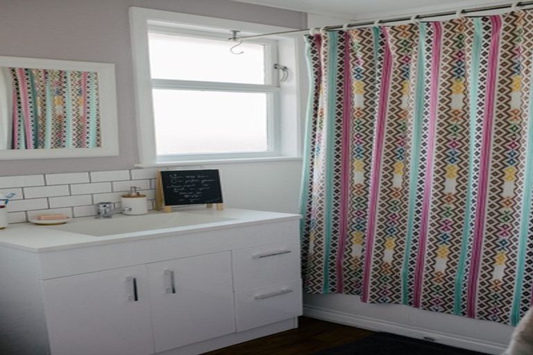 Photo of property in 15 Tasman Street, Havelock North, 4130