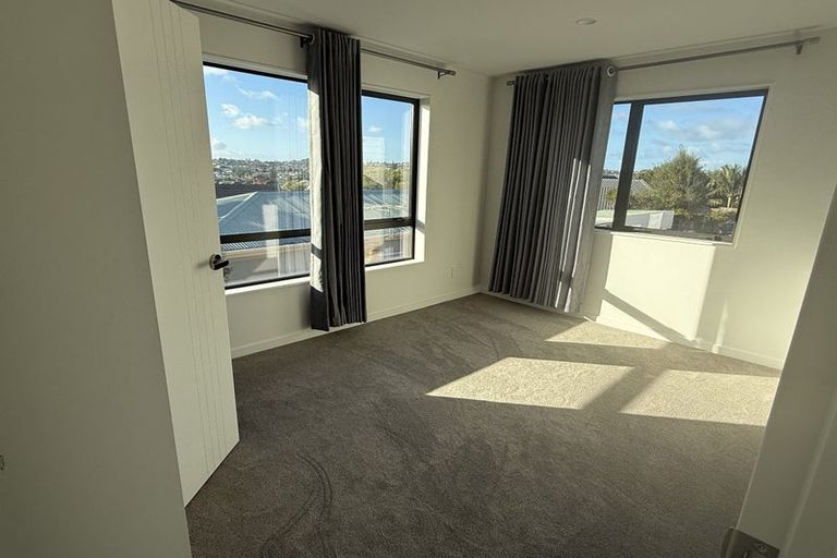 Photo of property in 120 Taylor Street, Blockhouse Bay, Auckland, 0600