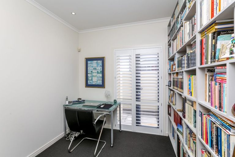 Photo of property in 2-6 Hamblyn Street, Strandon, New Plymouth, 4312