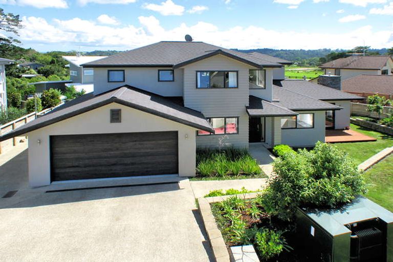 Photo of property in 5 Dressage Lane, Greenhithe, Auckland, 0632