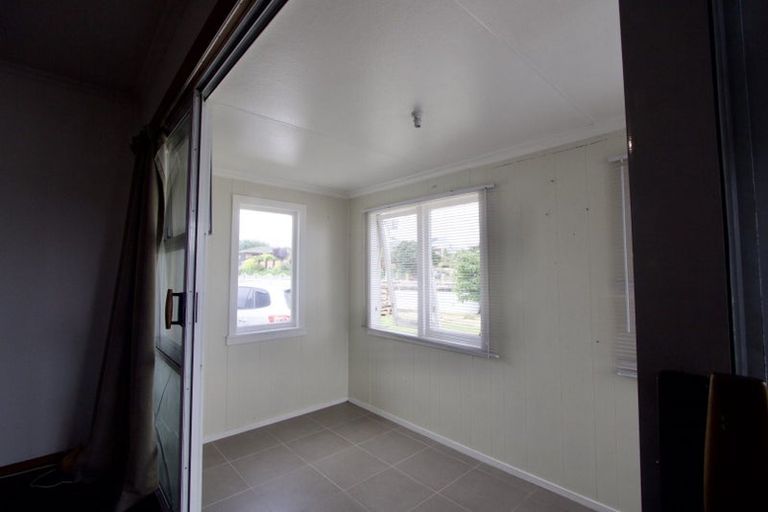Photo of property in 15 Barrett Road, Whalers Gate, New Plymouth, 4310