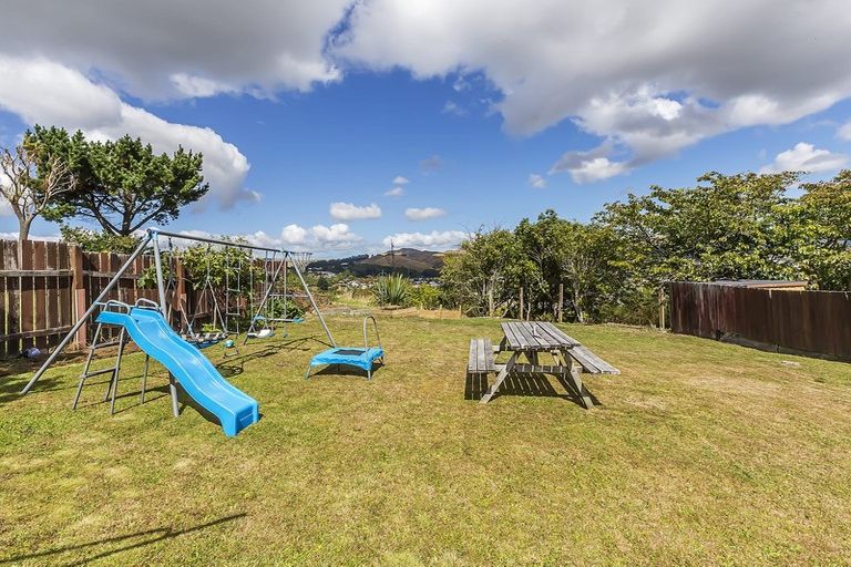 Photo of property in 8 Sombrero View, Ascot Park, Porirua, 5024