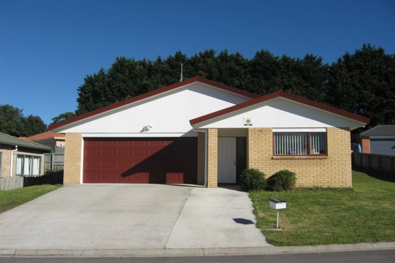 Photo of property in 41 Castlefinn Drive, Weymouth, Auckland, 2103