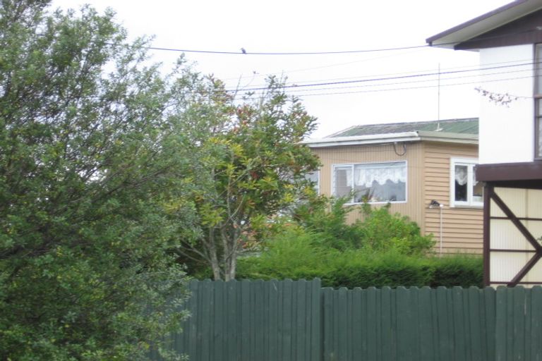 Photo of property in 4 Beach Haven Road, Beach Haven, Auckland, 0626